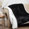 Manta Fluffy Deluxe con Sherpa Negro (127×152 cm) – Doral