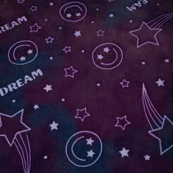 Frazada Flannel Magic Glow Deluxe 1,5 Plz – Lila Estrella – Doral - Imagen 3