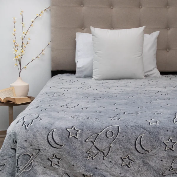 Frazada Flannel Magic Glow Deluxe 1,5  Plz - Cohetes Gris -  Doral