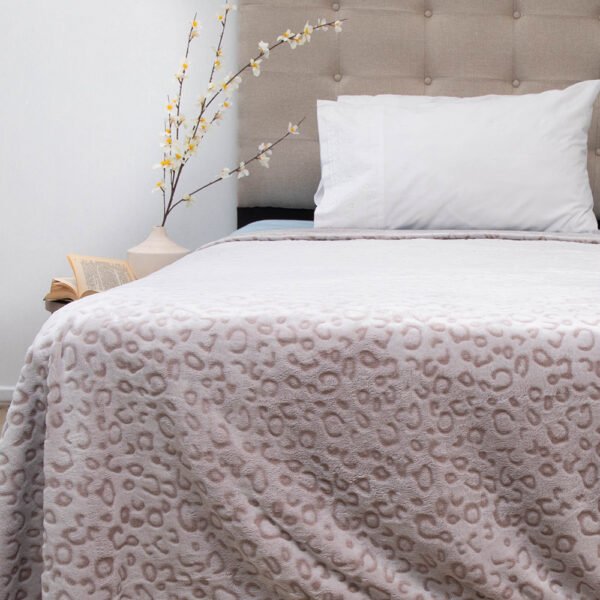 Frazada Flannel Outboss Deluxe 1,5 Plazas Beige - Doral